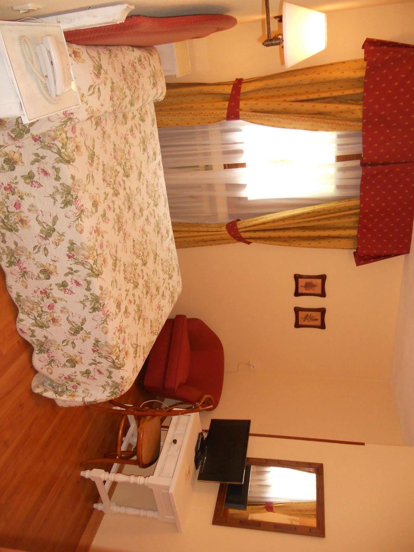 Hotel Rural Las Postas นาวาเซร์ราดา ภายนอก รูปภาพ