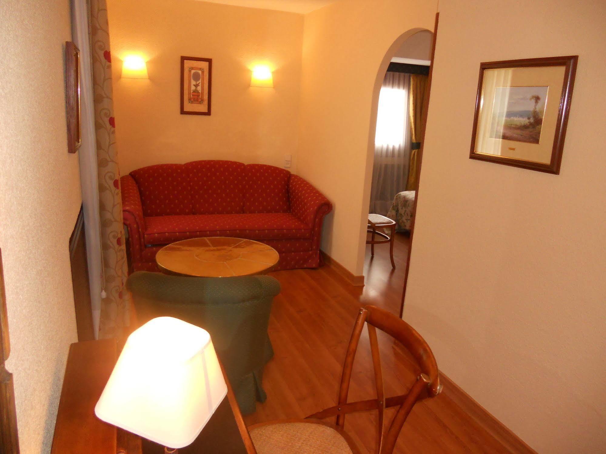 Hotel Rural Las Postas นาวาเซร์ราดา ภายนอก รูปภาพ